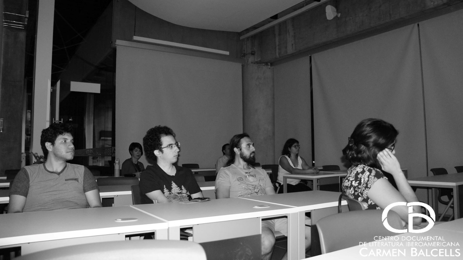 Público asistente a la charla de Laura Flores Foto: Mauricio Vaca