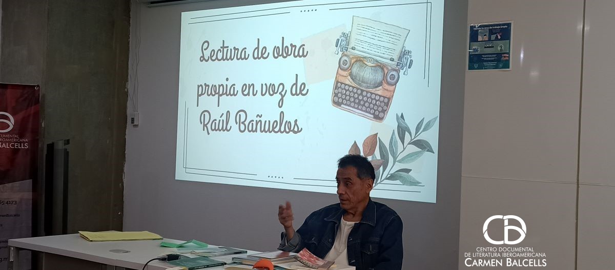 Raúl Bañuelos leyó algunos de sus poemas