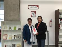 La Coordinadora de la Maestría en Estudios de Literatura Mexicana realizó una donación importante para las investigaciones locales