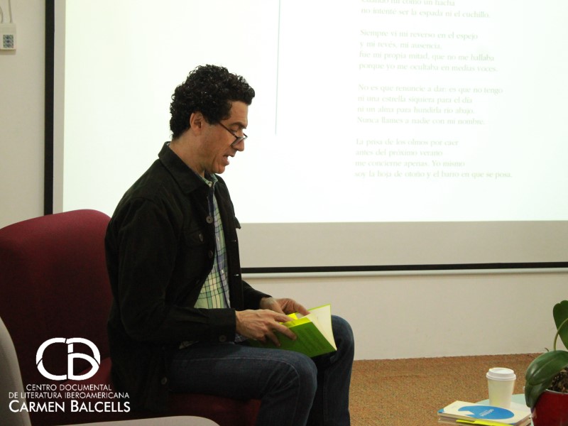 Lectura De Obra Propia En Voz De Luis Vicente De Aguinaga Centro Documental De Literatura