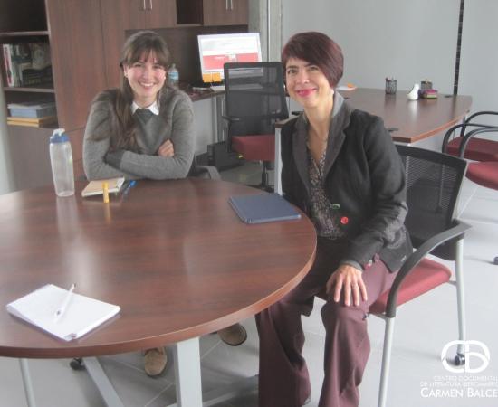 Dominique Lear visitó el CDCB y se reunió con Tere González para hablar de su investigación.  Foto: CDCB